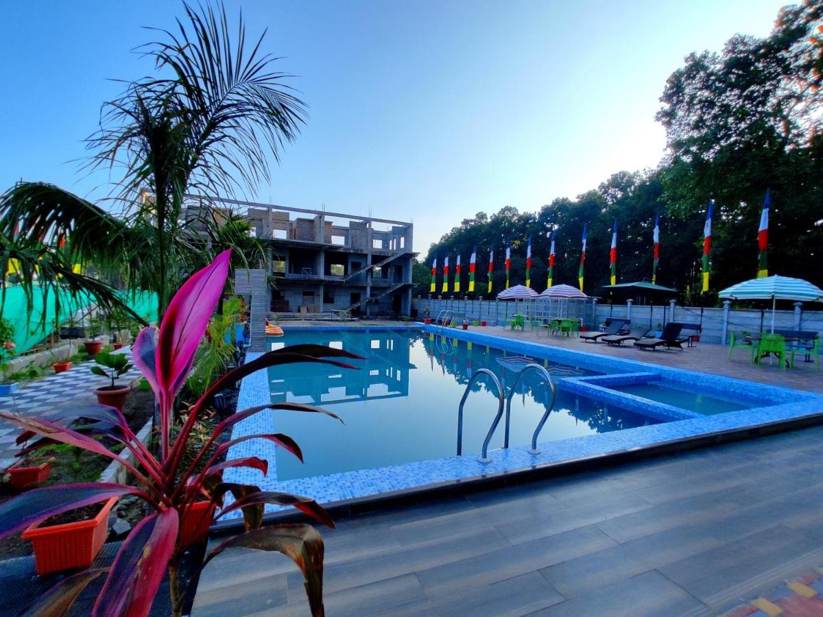 Green Vista Resort Chalsa Exterior photo